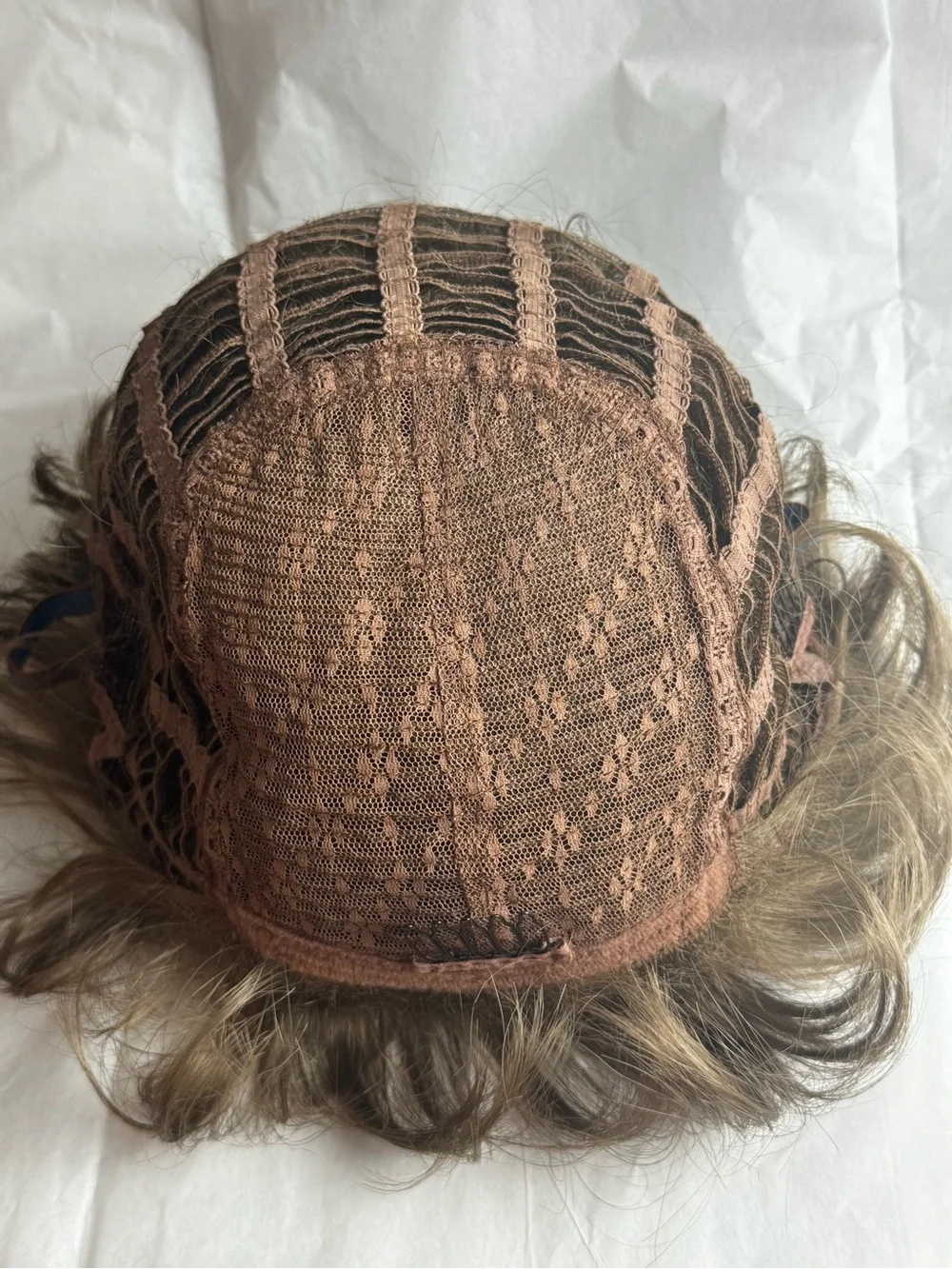 Paula Young Beauty in Motion Ash Brown 18B Layered Curly Bob Wig Average